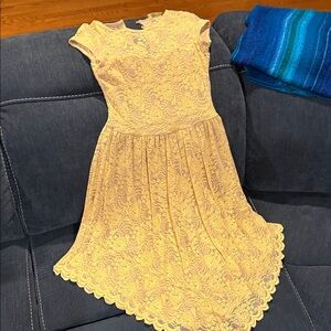 finn & clover Lace Midi Dress in Yellow